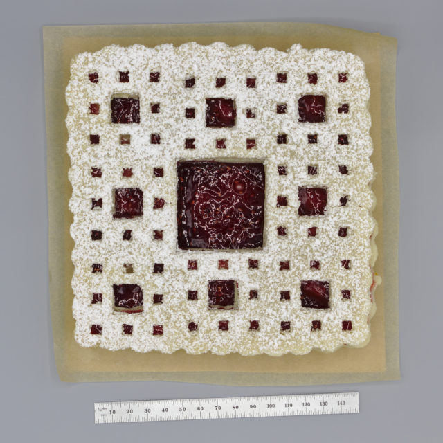 Photo of a Sierpiński carpet Linzer cookie